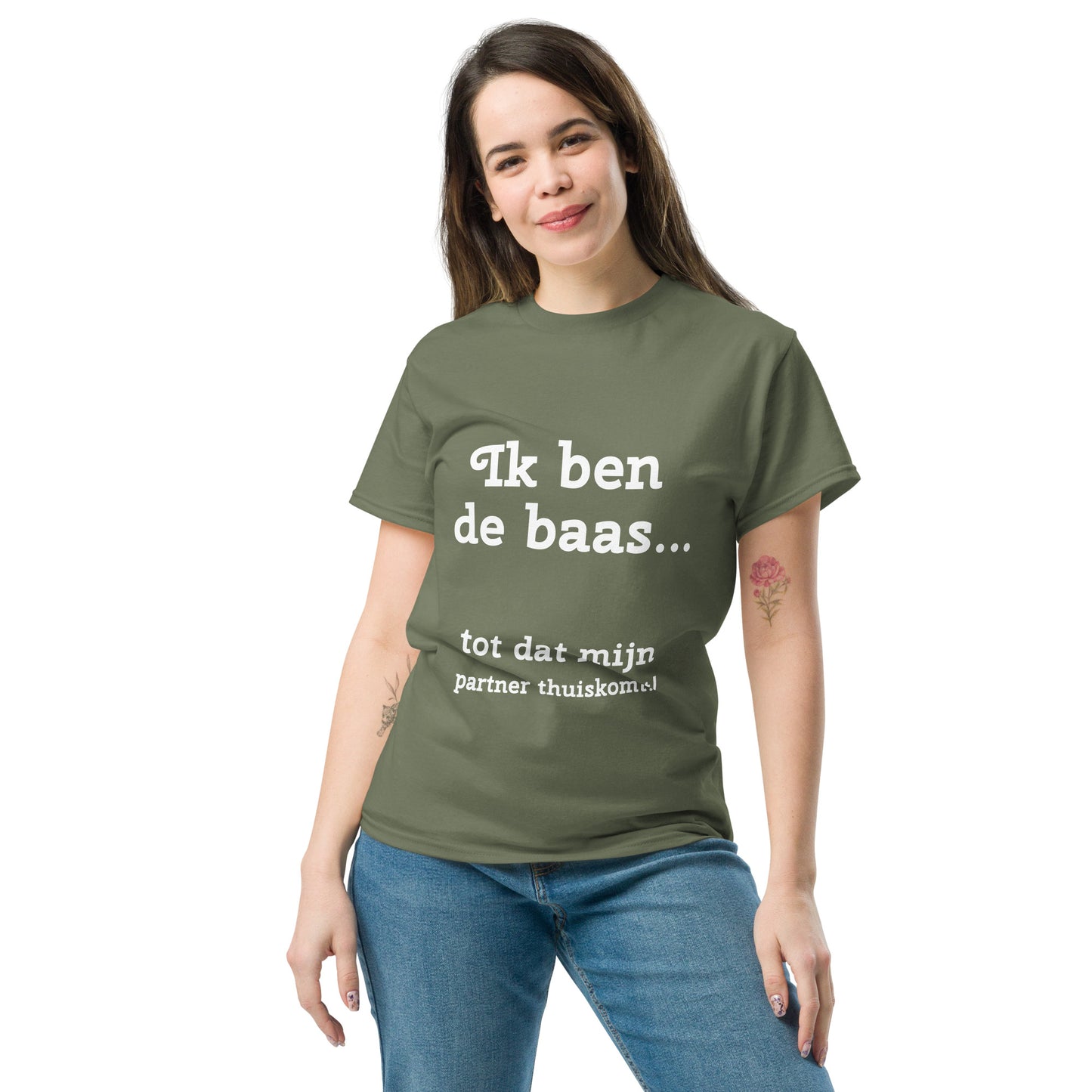 Grappig T-shirt "Ik ben de baas... totdat mijn partner thuiskomt"