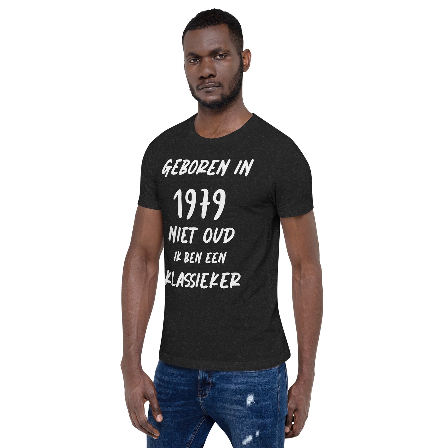 Retro T-shirt - "Geboren in 1979, Niet Oud, Ik Ben een Klassieker!"