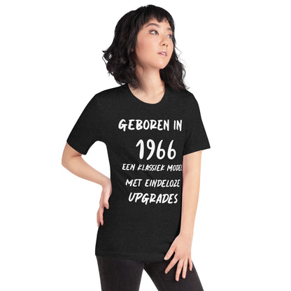 Retro T-shirt - "Geboren in 1966, Een Klassiek Model met Eindeloze Upgrades"