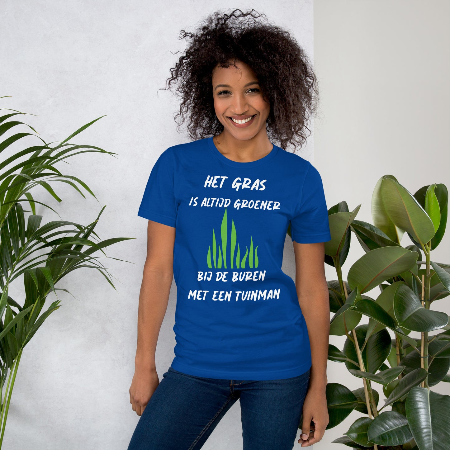 Humoristisch T-shirt - "Het Gras is Altijd Groener bij de Buren met een Tuinman"